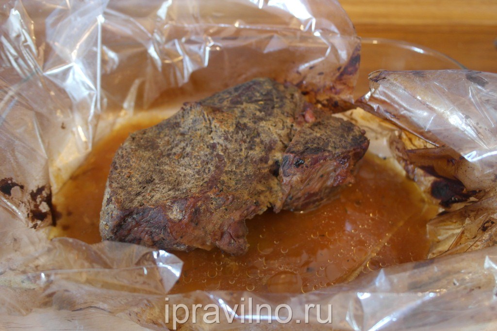 将肉放回烤箱中20分钟，使牛肉上覆盖一层酥脆。